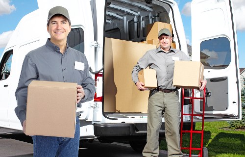 Hackney moving service planning access and loading for a home relocation